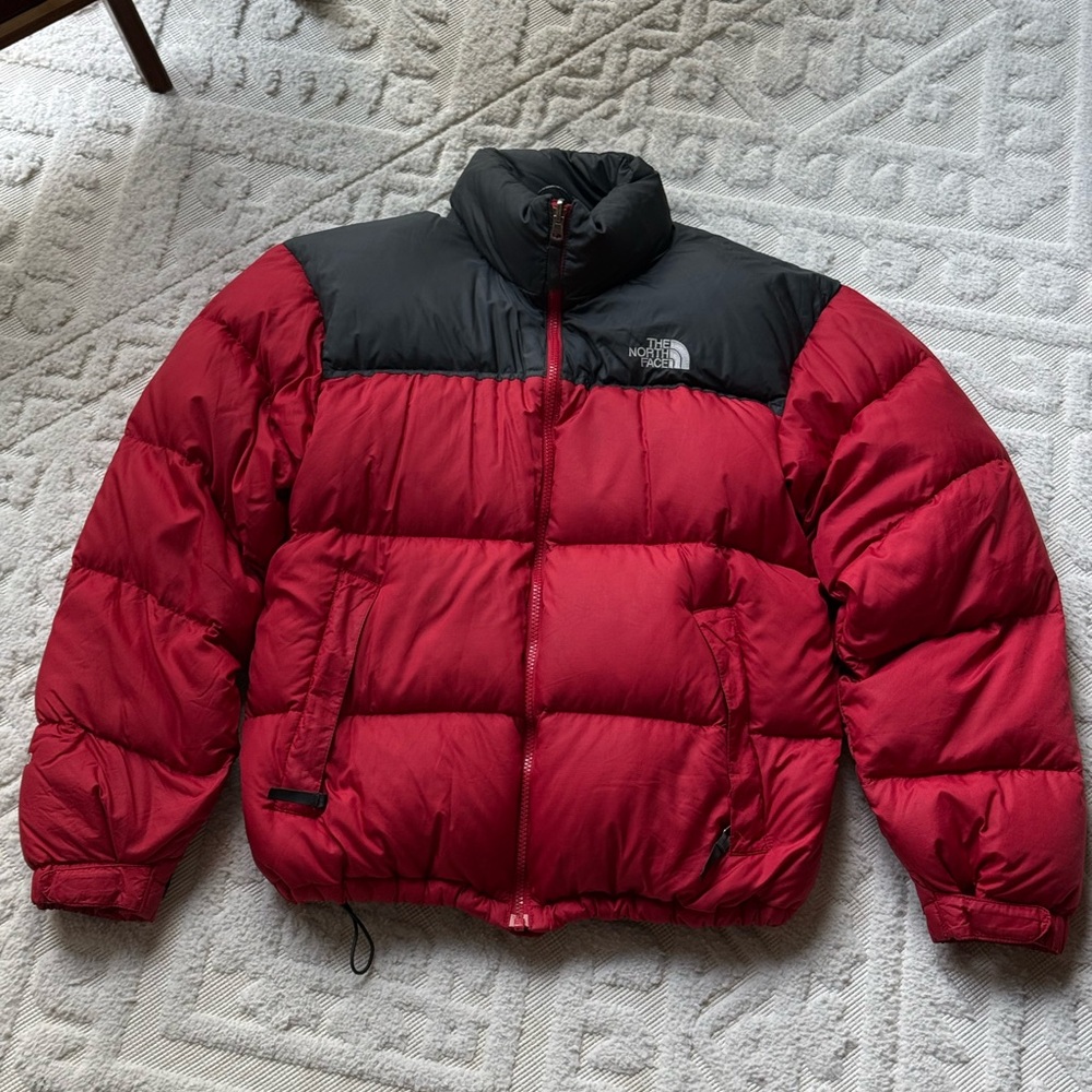 The North Face 1996 Retro Nuptse 700 Jacket
Red Charcoal
